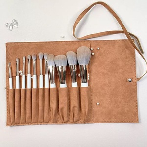Ensemble de 11 pinceaux de maquillage blancs de voyage, mini kit professionnel pour fond de teint, fard à paupières, visage, avec pochette portable - Product Image 5