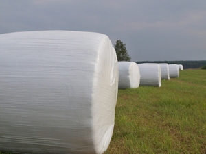 Película de Ensilaje LLDPE de Alto Rendimiento para Envoltura de Pacas en Empaquetado Agrícola - Product Image 1