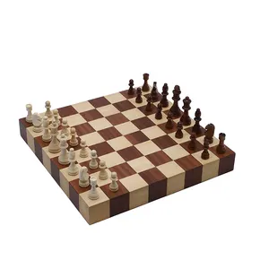 थोक अद्वितीय लकड़ी शतरंज के विभिन्न आयामों और चेकर्स बच्चों और वयस्कों के लिए उपहार सेट
