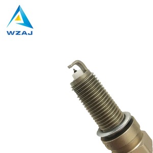 Bujías Ilkar7b11 con Punta de Iridio para Motor de Gasolina Toyota Corolla, Uso Automotriz - Product Image 2