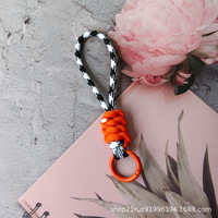 Longe de téléphone portable de noeud de combinaison de couleur lanière tressée courte créative porte-clés de cas de téléphone portable peut être détachable pour Preve