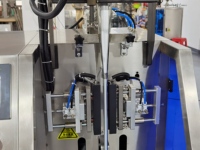 Machine d'emballage à coussinets anti-fuite à faible coût pour pâtes épaisses et condiments liquides