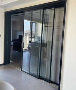 <span class=keywords><strong>Porte</strong></span> <span class=keywords><strong>coulissante</strong></span> moderne en aluminium à montage en saillie, design sans cadre, <span class=keywords><strong>rail</strong></span> dissimulé avec écran pliant, sans <span class=keywords><strong>rail</strong></span> inférieur pour les intérieurs - Product Image 6