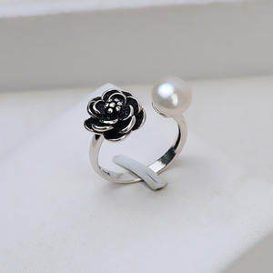 Bague ouverte en argent S925 pour femme avec support de bijoux en perles DIY réglable, 19 motifs de petites fleurs - Product Image 1