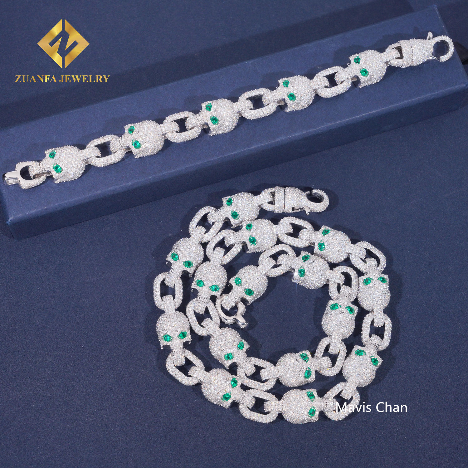 silver color + green skull