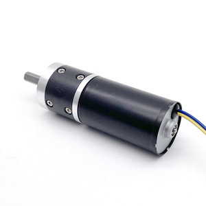 Le robot nettoyeur de piscine est doté d'un moteur à engrenages planétaires DC sans balais de 28 mm avec un système de propulsion intégré. - Product Image 5