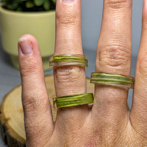 Anillo de Resina Cristalina con Diseño Geométrico Moderno de MN EXPORTS, Joyería de Moda para Mujer, Uso Diario, Regalo - Product Image 1