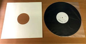 Manches de disques vinyles en papier lourd et sans acide, blanches et noires, avec impression offset personnalisée pour disques de 12 pouces - Product Image 5