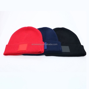 Bonnet chaud de haute qualité, épais, doux, style slouchy, à revers, tricoté jacquard, avec logos personnalisés en patchs de caoutchouc - Product Image 2