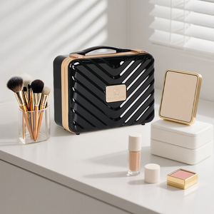 Estuche de belleza, bolsa de maquillaje de 12 pulgadas con compartimentos ajustables, estuche cosmético de viaje portátil, diseño de rayas en blanco y negro - Product Image 1