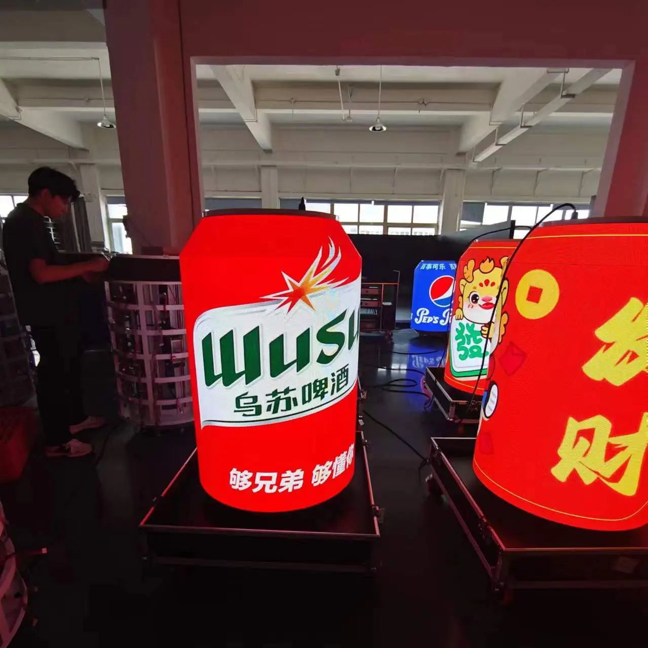 Customized Indoor Full Color LED Video Digital Signage Systems Can Shape LED Display