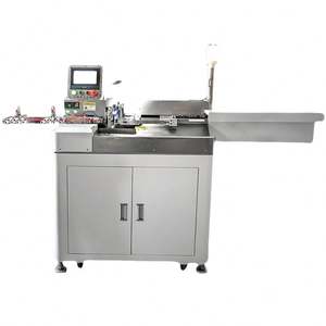 Machine de traitement de câbles multifonctionnelle entièrement automatique à double tête pour le dénudage, la coupe, le torsion et l'étamage par immersion - Product Image 4