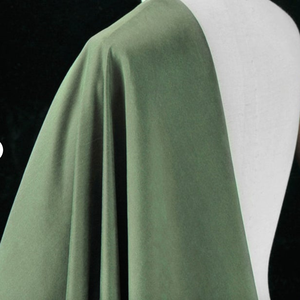 Tela especial de satén de seda lavada a <span class=keywords><strong>la</strong></span> piedra Tela de seda suave verde militar para vestidos a medida - Product Image 6
