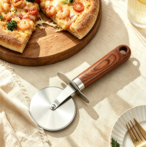 Rotella Tagliapizza <span class=keywords><strong>in</strong></span> Acciaio Inossidabile con Manico Effetto Legno, Multi-Misura, Rotante - Product Image 6