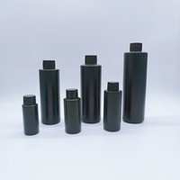 Flacon cosmétique vide en PEHD noir à épaulement plat, compatible avec différentes capuchons pulvérisateurs à pompe