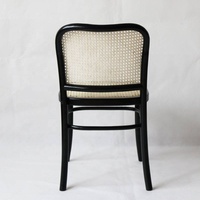 Chaise de salle à manger en rotin de style nordique avec dossier en rotin et assise en bois de hêtre