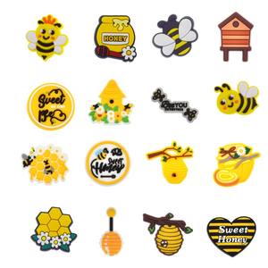 2024 nueva llegada encantos de zuecos de dibujos animados clásicos al por mayor encantos de zapatos mexicanos personalizados encantos de zuecos de Pvc accesorios de abeja - Product Image 2