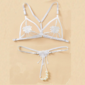 Conjunto de Lencería Sexy para Mujer, Tres Piezas, Bordado, Estilo con Borlas de Perlas Negras - Product Image 3