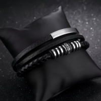 Boîte à montre noire en carton 8*6*5cm, boîte d'emballage pour bijoux avec bracelet en acier inoxydable, finition mate, doublure en éponge et inserts coussinets