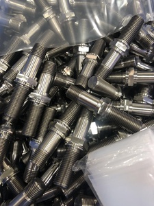 Goujons Gr5 haute résistance personnalisés en usine <span class=keywords><strong>M10</strong></span> M12 M14 <span class=keywords><strong>goujon</strong></span> à double extrémité <span class=keywords><strong>de</strong></span> <span class=keywords><strong>roue</strong></span> en titane - Product Image 6