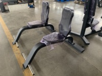 Banc de musculation commercial portable et pliable avec fonctionnalités de sécurité pour l'entraînement sportif