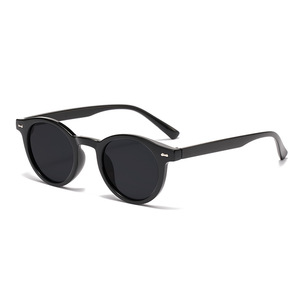 Gafas de Sol Redondas Retro Unisex con Montura Completa, Lentes Degradadas, 100% Protección UV, Estilo Casual para Adultos - Product Image 4