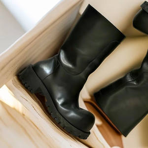 Bottes de cowboy occidentales à talon bas pour hommes, en <span class=keywords><strong>cuir</strong></span> PU noir, personnalisées, pour l'automne et l'hiver, avec bout large et mi-<span class=keywords><strong>mollet</strong></span> - Product Image 2