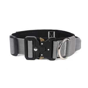<span class=keywords><strong>Collar</strong></span> de perro resistente ajustable de nailon de doble capa con mango de diseño táctico para perros grandes y medianos, hecho de poliéster duradero - Product Image 1