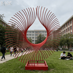 Grande sculpture décorative d'extérieur en métal, statue d'art de jardin, sculpture en acier inoxydable en forme de queue de phénix rouge - Product Image 1