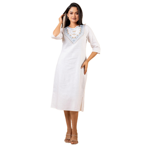 Vestido midi de lino elegante, duradero y con bordado de alta calidad, en color blanco. - Product Image 2