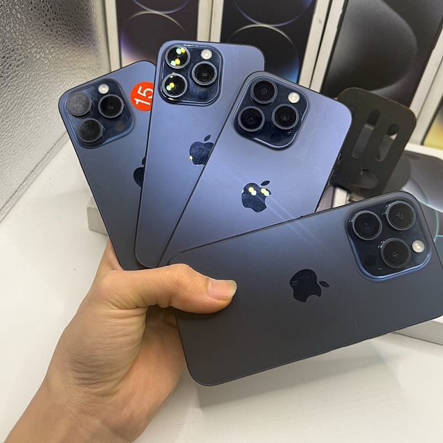 Global Version iPhone 15 Pro 128GB/256GB/512GB/1TB Shipping Together with Color Box Accessories