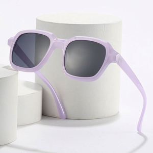 Gafas de Sol Cuadradas con Logotipo Personalizado, Montura Grande, Color Morado, Tonos Pastel, para Mujer - Product Image 2