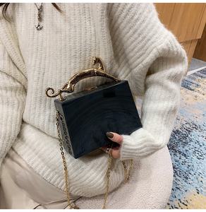 Hete Verkoop Vrouwen Marmer Kleur Acryl Clutches Crossbody Dames Avondtassen En Klauwen Ketting Dames Bruiloft Prom Banket Portemonnees - Product Image 5