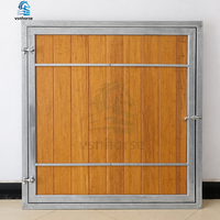 Solution de fenêtre de box pour chevaux moderne haut de gamme, structure en acier résistante aux intempéries, conception à ouverture coulissante pour une utilisation durable en écurie
