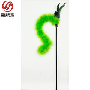 Juguete Retráctil Colorido y Divertido para Mascotas, Varita de Madera con Pluma de Gallina para Gatos, Juguete Interactivo para Jugar en Interiores - Product Image 1