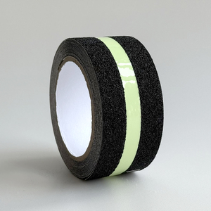 Cinta Luminosa Antideslizante Negra, Tira Fluorescente para Marcado de Seguridad en Pisos Industriales - Product Image 1