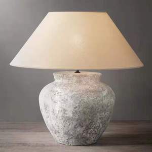 <span class=keywords><strong>Lampe</strong></span> de table en céramique vintage Wabi Sabi avec base <span class=keywords><strong>beige</strong></span> mouchetée et noire patinée, en terre cuite, en vente flash - Product Image 3