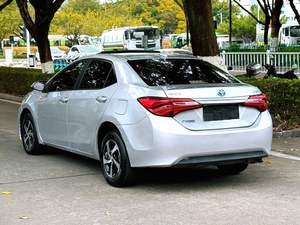 Voitures d'occasion 2017 pour Toyota Corolla d'occasion, double moteur 1.8L E-CVT 99 ch L4 hybride, berline 5 places, argent, Toyota Corolla 2017 d'occasion - Product Image 5