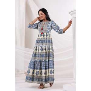 Qualité exclusive femme Kurti ensemble trois pièces-tissu doux avec Dupatta et pantalon assortis au prix de gros - Product Image 3