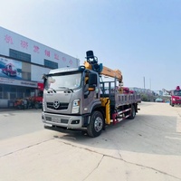 Truk Crane 4x2 dengan Boom Lurus 8 Ton, Tinggi Angkat 22 Meter, Dilengkapi Mesin Yuchai, Beban Terangkat 7000kg