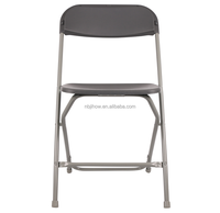 Chaises pliantes en plastique pour événements, avec structure métallique noire, mobilier d'extérieur moderne, chaises de jardin robustes en plastique, vente en gros