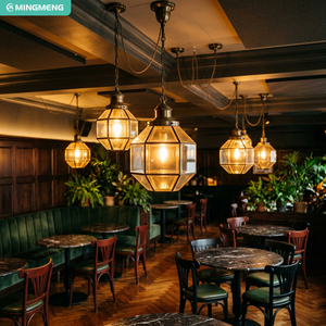ชุดเฟอร์นิเจอร์ร้านอาหารสไตล์วินเทจ โซฟาบุผ้ากำมะหยี่สีเขียวแบบ Channel Tufted โต๊ะกลมหินอ่อน เก้าอี้ทานอาหารไม้เบนท์วูด - Product Image 1