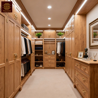 Ensemble de meubles de chambre à coucher de luxe en bois massif, comprenant une armoire ouverte avec portes coulissantes, un dressing au design personnalisable et une armoire Shaker minimaliste
