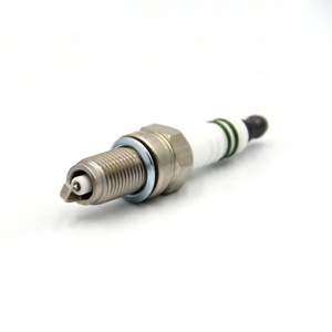 Grandes Économies Vente en Gros Directe Usine Bougies d'Allumage Iridium pour Voitures Remplacement pour Modèles IXUH22FTT LKR7FI-8 ILZKR7A - Product Image 2