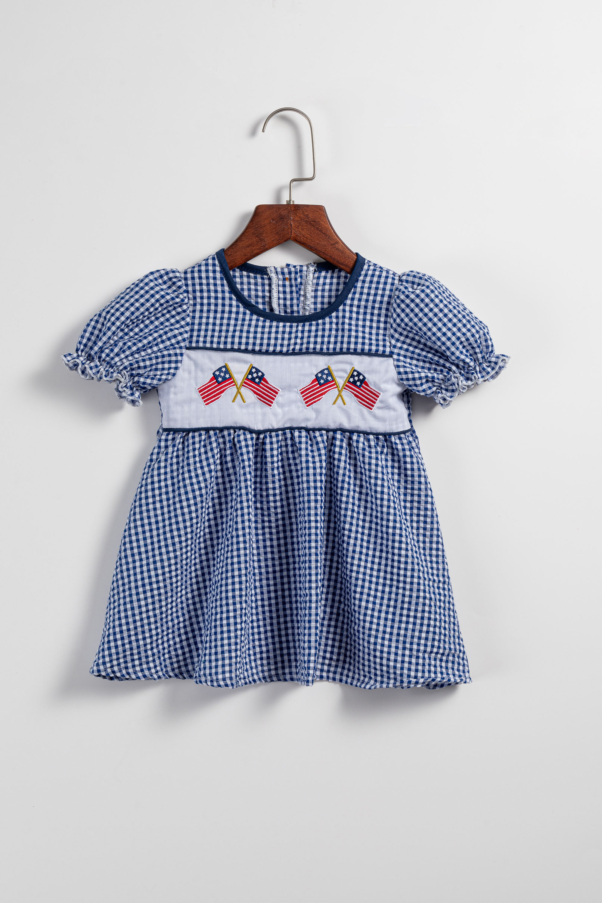 เสื้อผ้าเด็กแนวรักชาติ