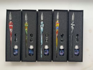 ชุดปากกาแก้ว<span class=keywords><strong>เขียน</strong></span>ลายอักษร 3 ชิ้น ลายยูนิคอร์น สำหรับเป็นของขวัญวันเกิดและของที่ระลึก - Product Image 6