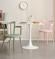 Chaise de salle à manger en plastique PP de style nordique italien moderne pour jardin extérieur, café, restaurant