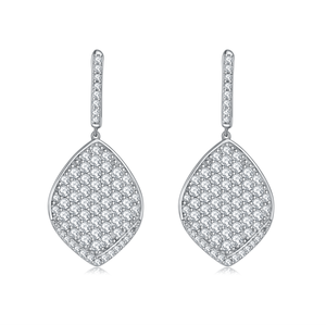 Boucles d'oreilles en moissanite en forme de petite pierre de silicium pure, hypoallergéniques, en argent, élégantes et stylées - Product Image 1