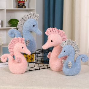 Set di Peluche Personalizzati a Forma di Cavalluccio Marino, Giocattoli Morbidi Lavorati a Maglia, Animali Marini Imbottiti per Bambini - Product Image 4