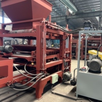 Machine à fabriquer des blocs de pavés et des bordures en béton QT5-15 pour la construction